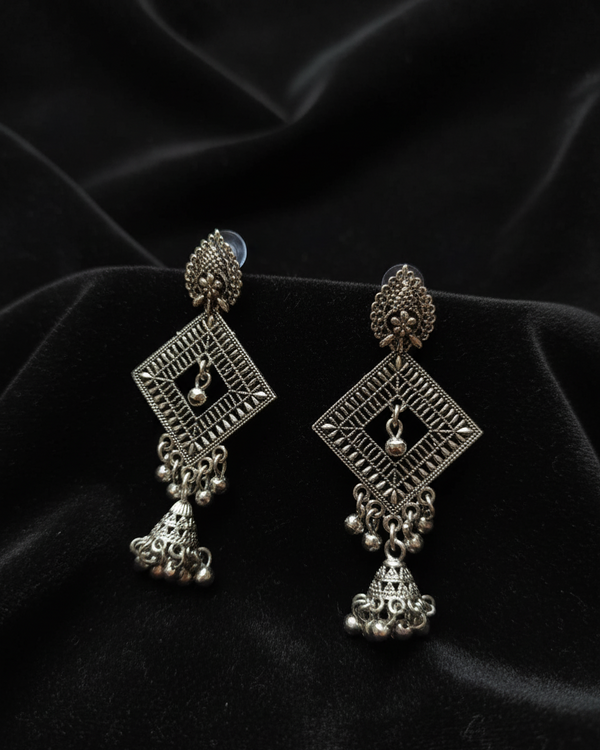 Noor Jhumkas