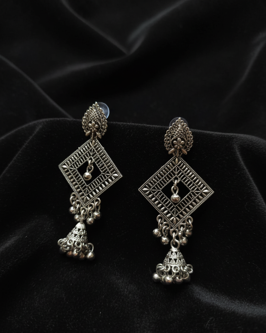 Noor Jhumkas